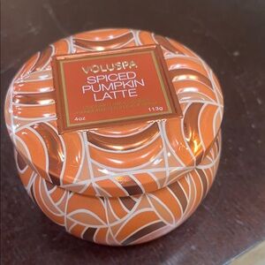 Voluspa Spiced Pumpkin Latte Decorative Orange Tin Candle cocunut wax candle 4oz
